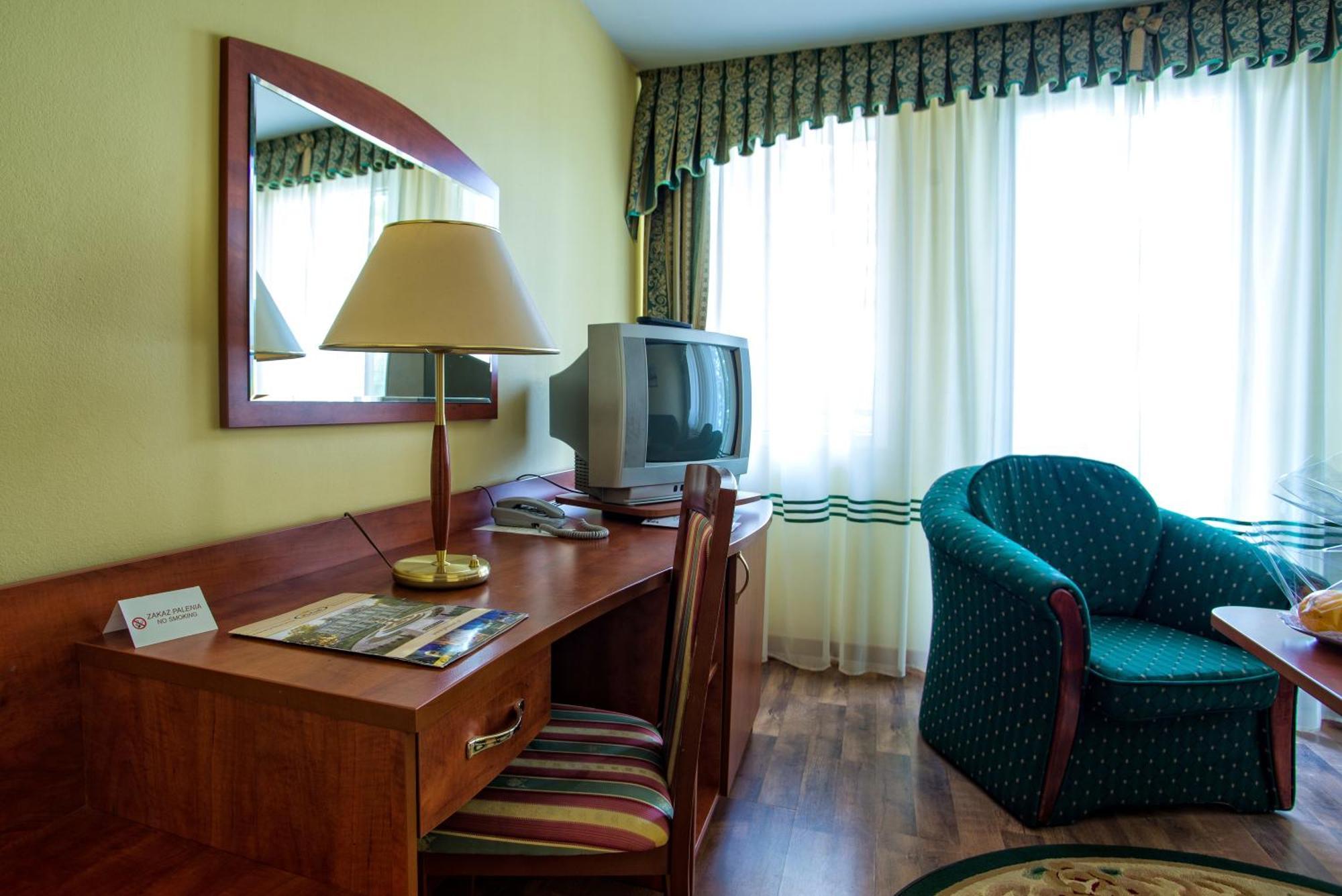 Hotel Pietrak Trzemeszno Zimmer foto